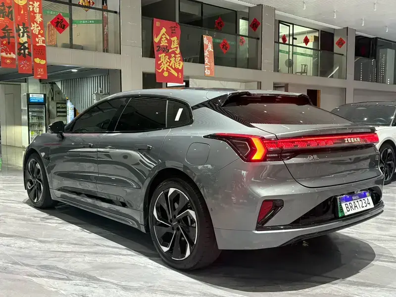 2024 Zeekr 001 с пробегом 52 000 км