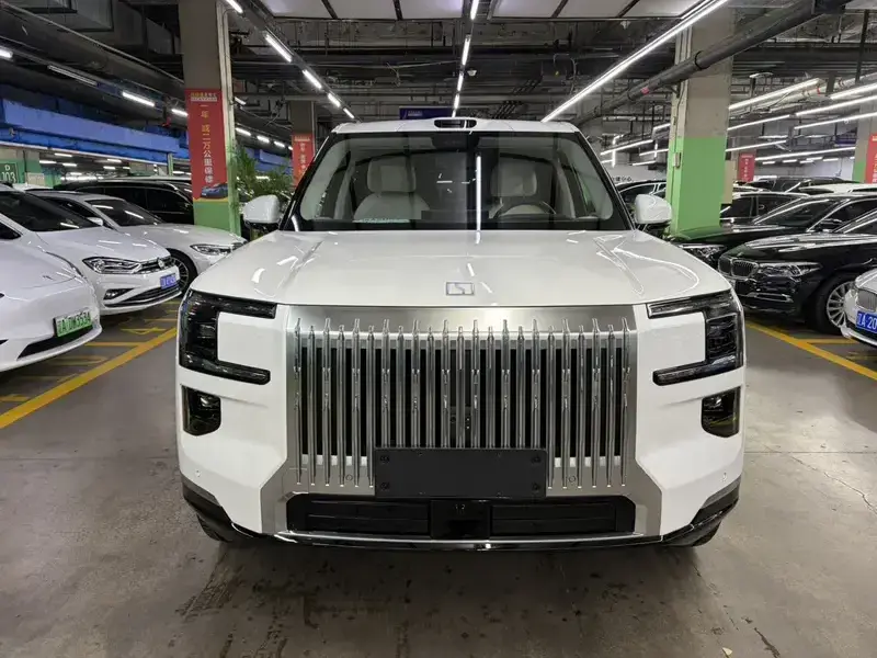 2025 Zeekr 9X с пробегом 27 100 км