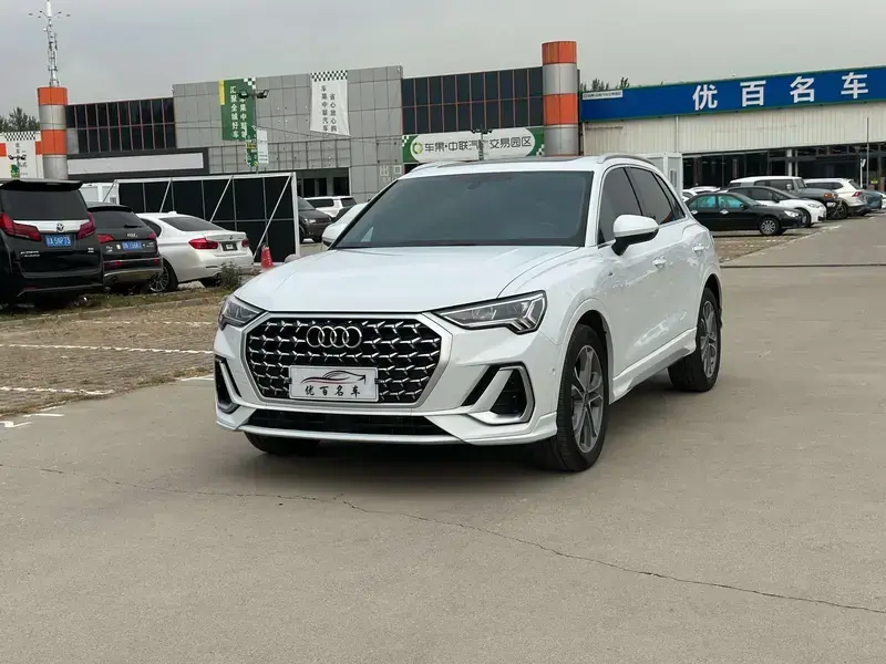 2024 Audi Q3 с пробегом 48 000 км
