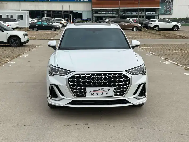 2024 Audi Q3 с пробегом 48 000 км