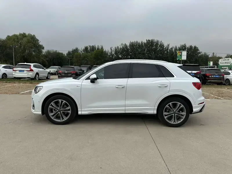 2024 Audi Q3 с пробегом 48 000 км