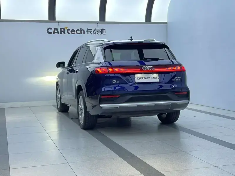 2024 Audi Q6 с пробегом 30 500 км