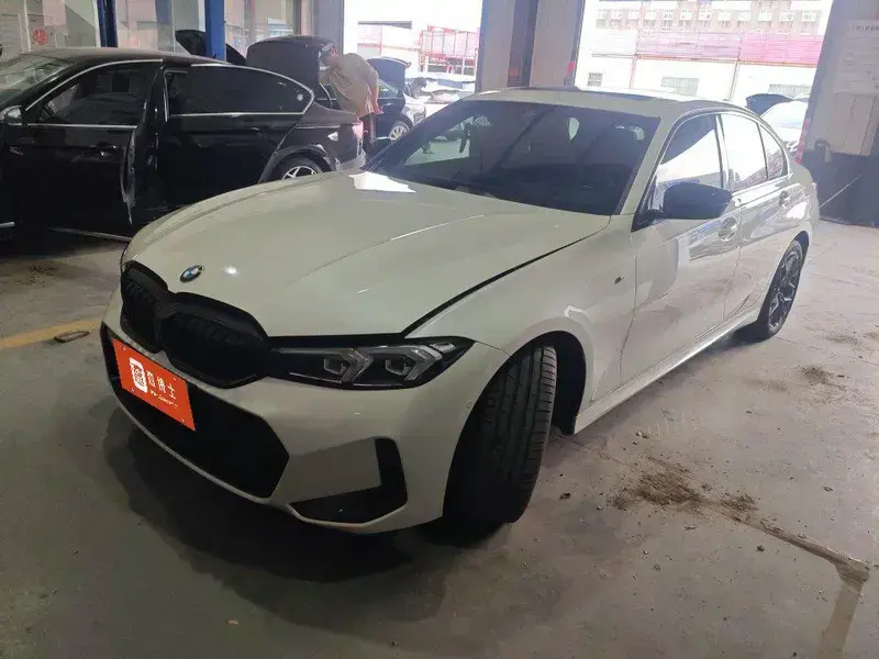 2025 BMW 3 серии с пробегом 16 000 км
