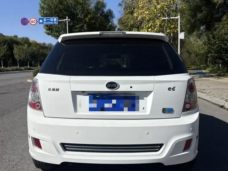 2016 BYD E6 с пробегом 60 000 км