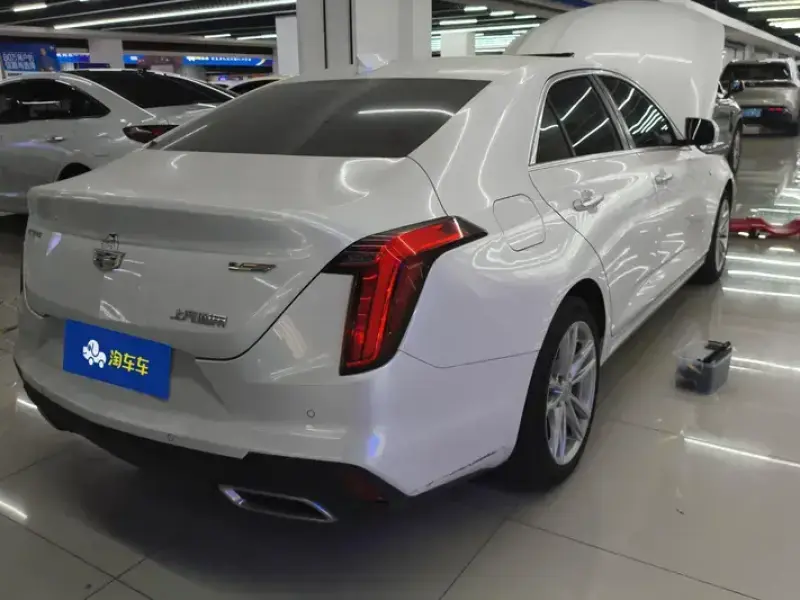 2023 Cadillac CT4 с пробегом 24 000 км