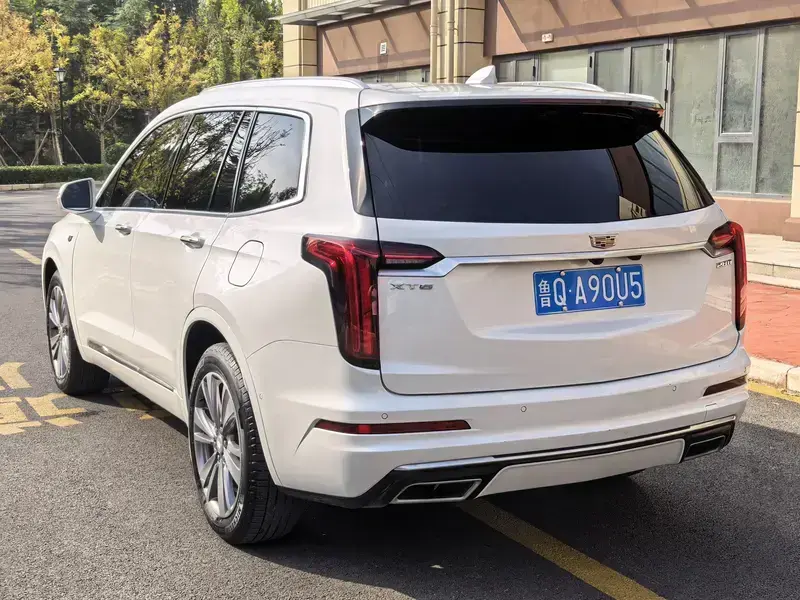 2020 Cadillac XT6 с пробегом 76 000 км