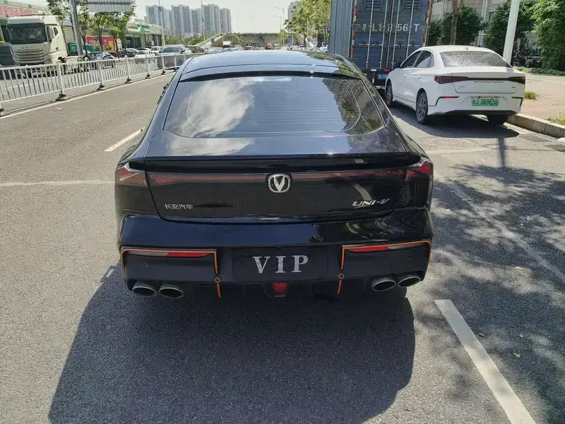 2022 Changan UNI-V с пробегом 32 900 км