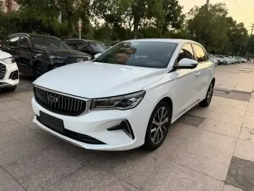 2022 Geely Emgrand с пробегом 20 000 км