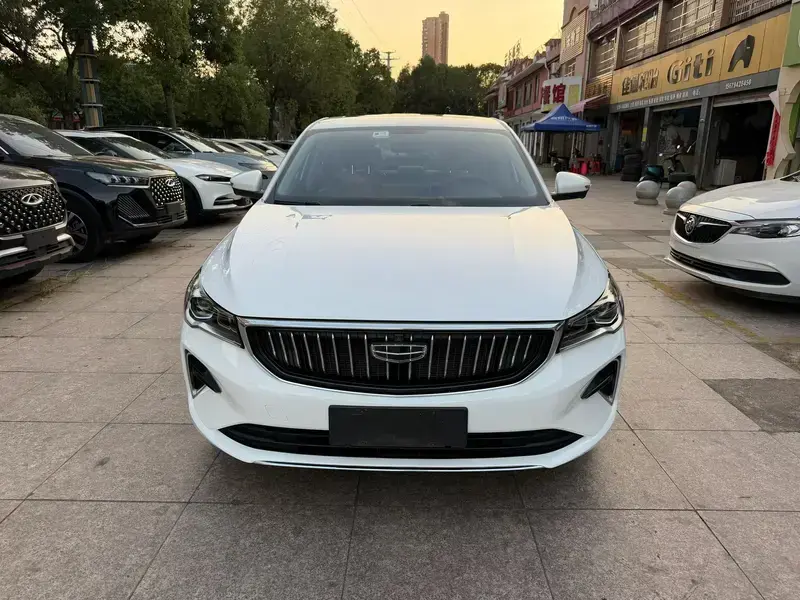 2022 Geely Emgrand с пробегом 20 000 км