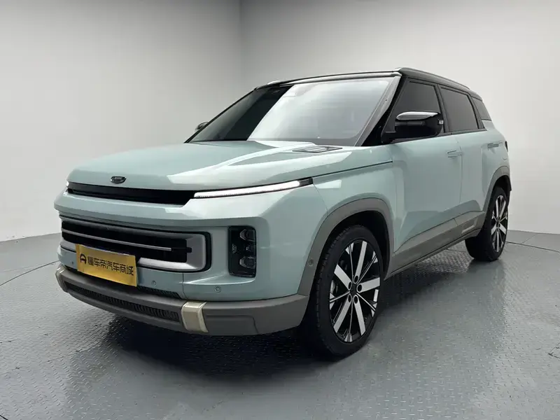 2023 Geely Icon с пробегом 12 900 км