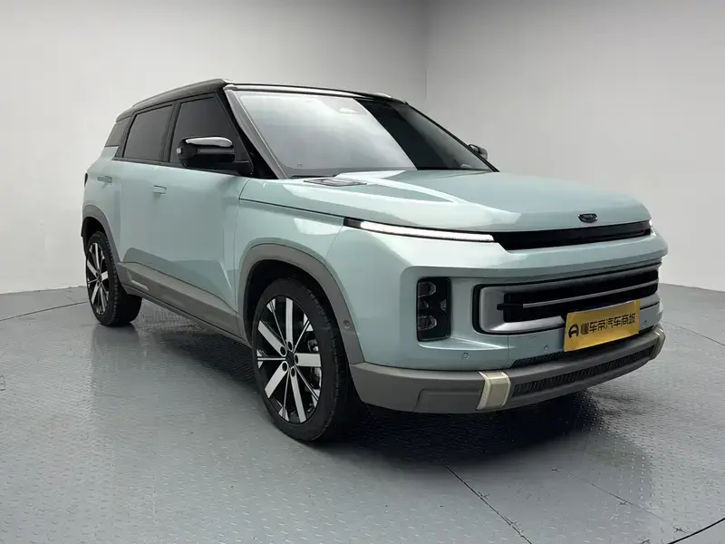 2023 Geely Icon с пробегом 12 900 км
