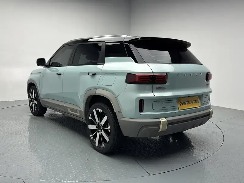 2023 Geely Icon с пробегом 12 900 км