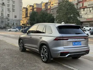 2023 Geely Monjaro с пробегом 28 000 км