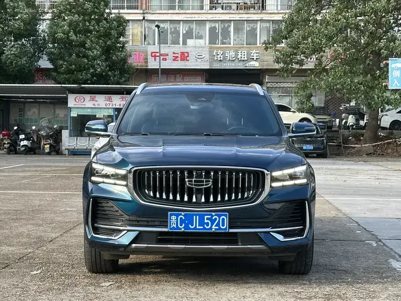 2023 Geely Monjaro с пробегом 44 000 км