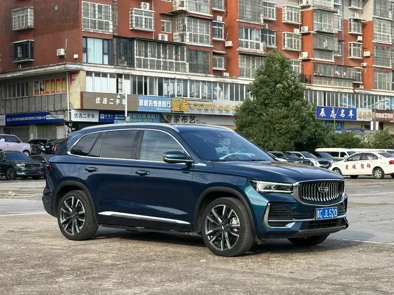 2023 Geely Monjaro с пробегом 44 000 км
