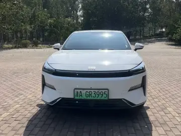 2025 Geely Galaxy L6 с пробегом 9 000 км