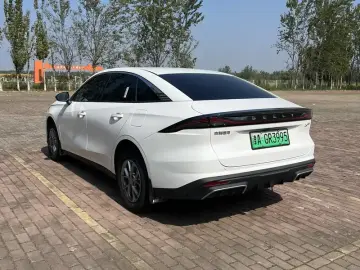 2025 Geely Galaxy L6 с пробегом 9 000 км