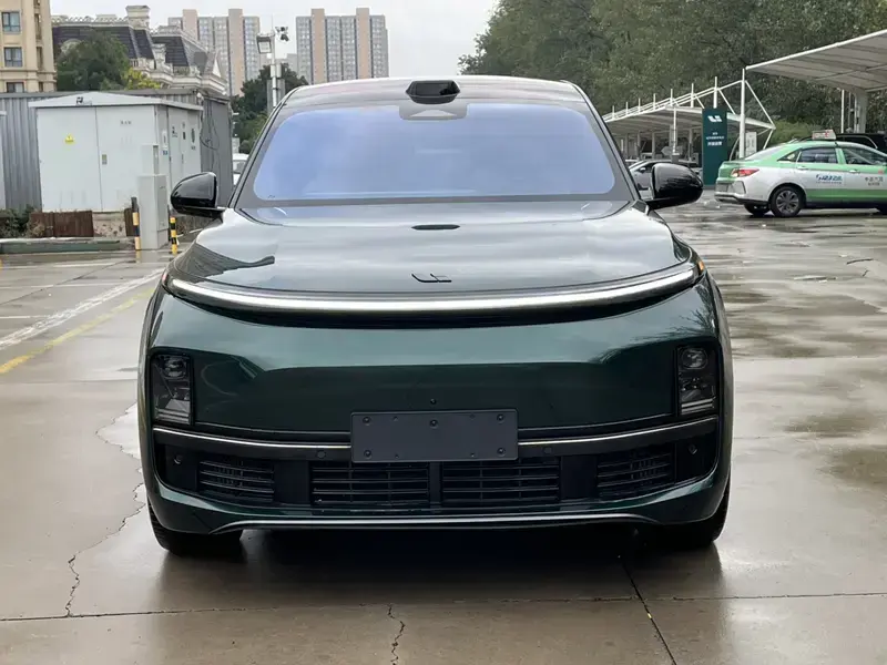 2024 Li Auto (Lixiang) L9 с пробегом 26 000 км