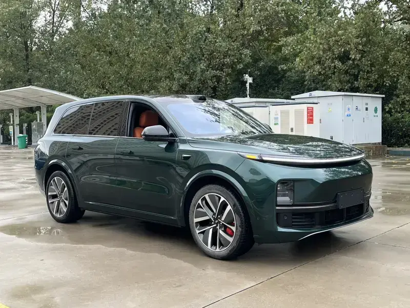 2024 Li Auto (Lixiang) L9 с пробегом 26 000 км