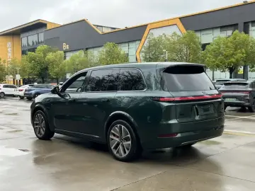 2024 Li Auto (Lixiang) L9 с пробегом 26 000 км