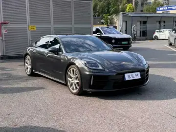 2024 Porsche Panamera с пробегом 10 500 км