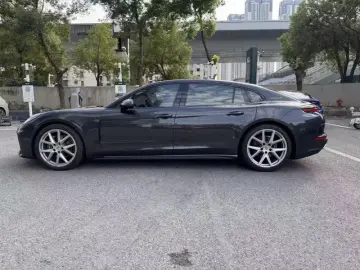 2024 Porsche Panamera с пробегом 10 500 км