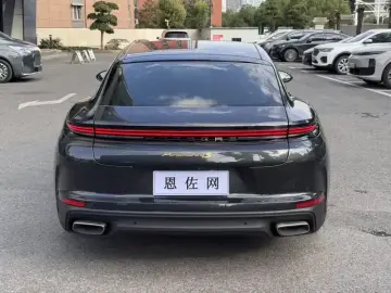 2024 Porsche Panamera с пробегом 10 500 км