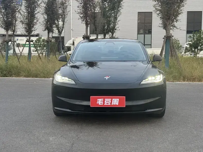 2023 Tesla Model 3 с пробегом 53 000 км