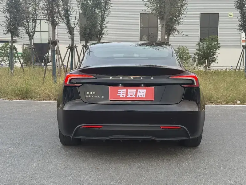 2023 Tesla Model 3 с пробегом 53 000 км