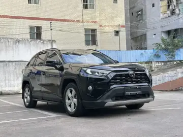 2021 Toyota RAV4 с пробегом 75 000 км