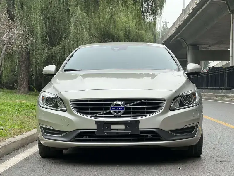 2018 Volvo S60 с пробегом 82 000 км