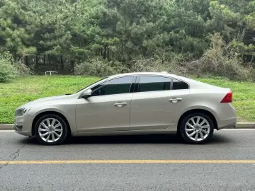 2018 Volvo S60 с пробегом 82 000 км
