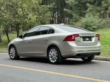 2018 Volvo S60 с пробегом 82 000 км
