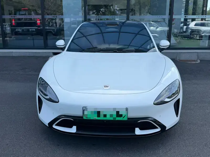 2024 Xiaomi SU7 с пробегом 33 000 км