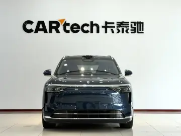 2025 Aito M8 с пробегом 26 000 км