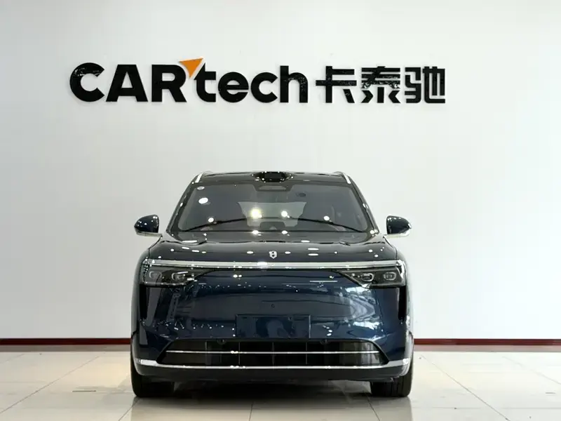 2025 Aito M8 с пробегом 26 000 км