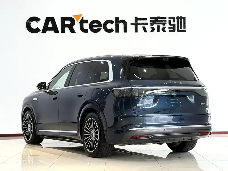 2025 Aito M8 с пробегом 26 000 км