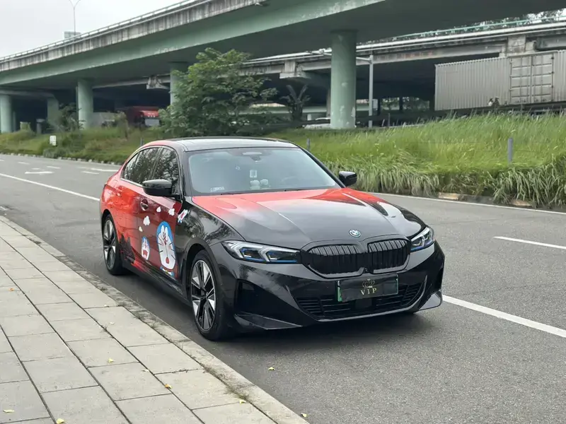 2023 BMW i3 с пробегом 50 000 км