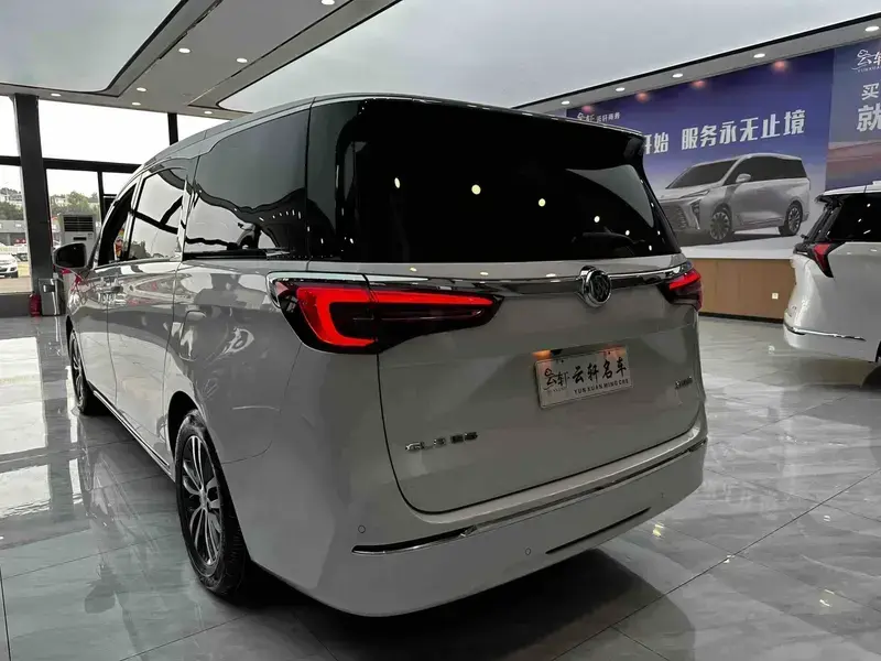 2022 Buick GL8 с пробегом 31 000 км