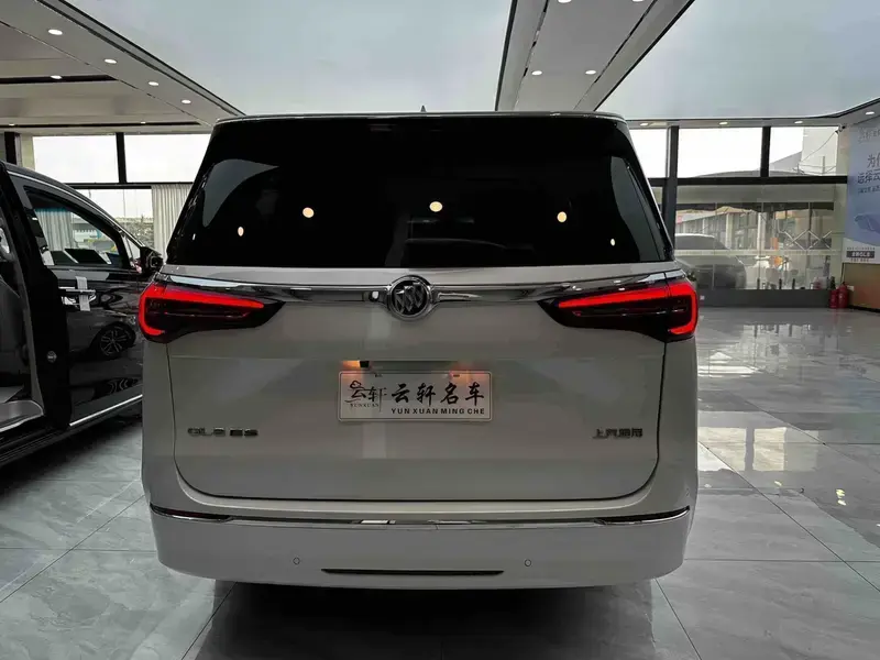 2022 Buick GL8 с пробегом 31 000 км