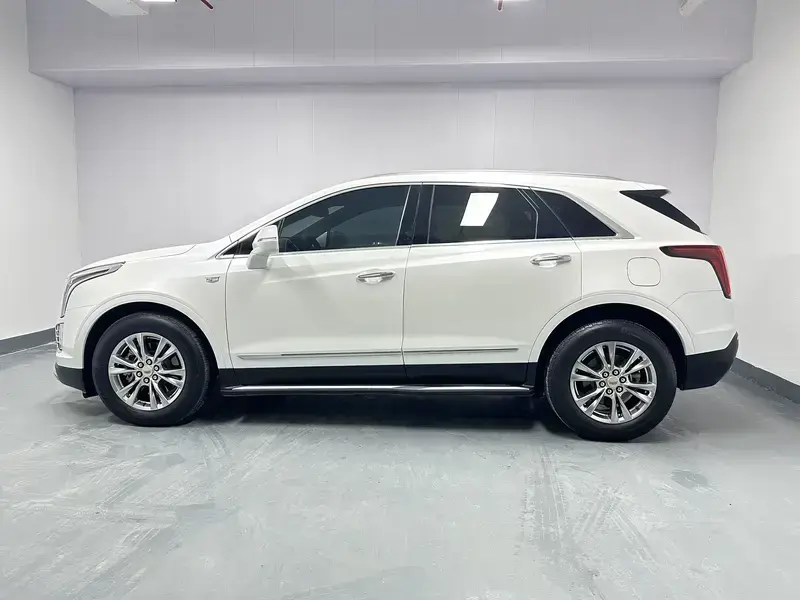 2021 Cadillac XT5 с пробегом 74 800 км