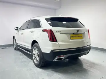 2021 Cadillac XT5 с пробегом 74 800 км