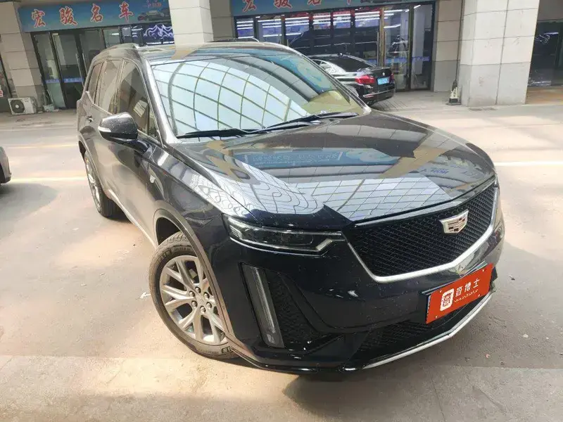 2020 Cadillac XT6 с пробегом 21 000 км