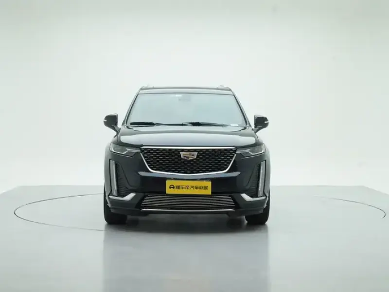 2021 Cadillac XT6 с пробегом 72 900 км