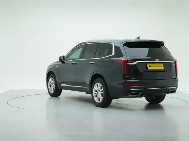 2021 Cadillac XT6 с пробегом 72 900 км