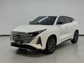 2025 Changan UNI-Z с пробегом 18 000 км