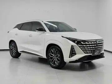 2025 Changan UNI-Z с пробегом 18 000 км