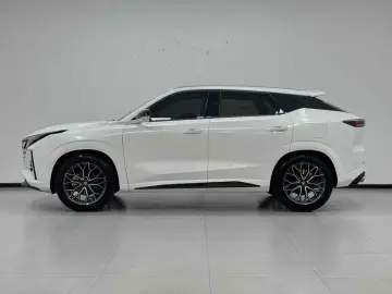 2025 Changan UNI-Z с пробегом 18 000 км