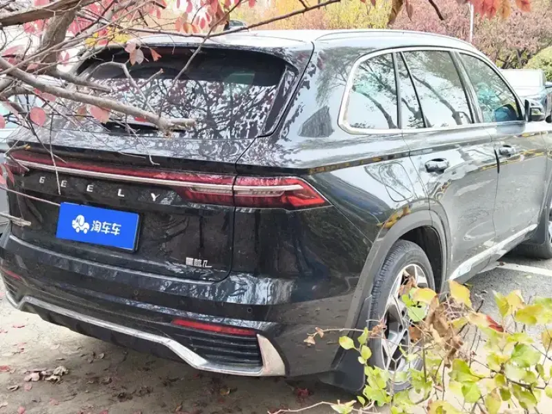 2024 Geely Monjaro с пробегом 11 000 км