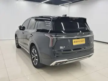 2023 Hongqi HS7 с пробегом 25 700 км
